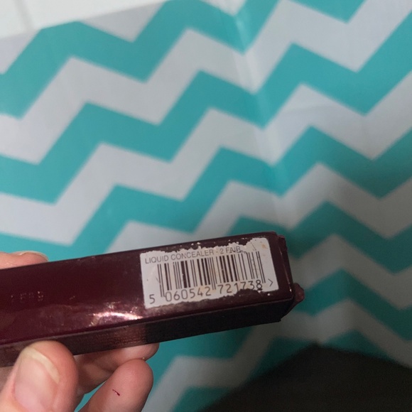 Charlotte Tilbury NEW Magic Away Liquid Concealer MULTI Fair and Dark - Picture 3 of 9